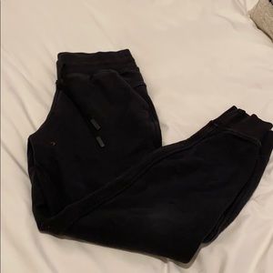 Black lulu lemon joggers
